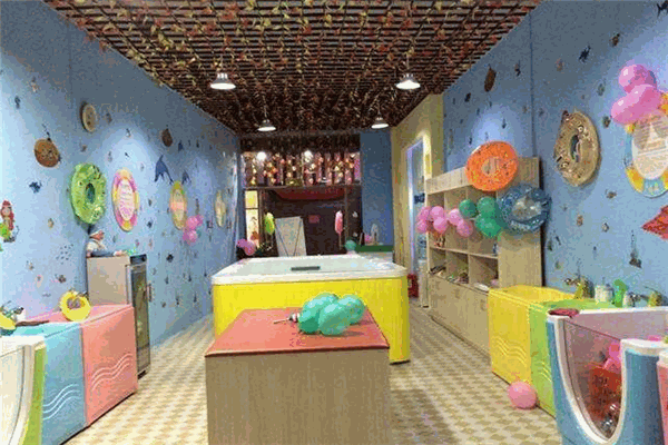 爱婴世家婴幼儿游泳馆